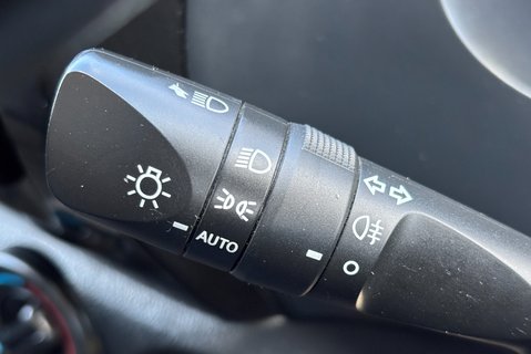 Toyota Hilux Active 4WD Ecb Arborous Tipper Truck - New Body 32