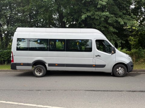 Renault Master 17 seater minibus 8