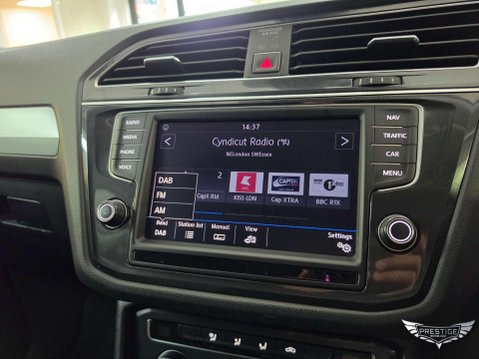 Volkswagen Tiguan 2.0 TDI BlueMotion Tech SE Navigation 4Motion Euro 6 (s/s) 5dr 33