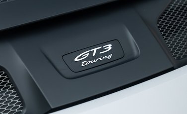 Porsche 911 GT3 TOURING (992) 38