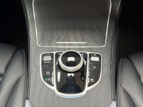 Mercedes-Benz GLC 2.0 GLC250 AMG Line (Premium) SUV 5dr Petrol G-Tronic+ 4MATIC Euro 6 (s/s) 41