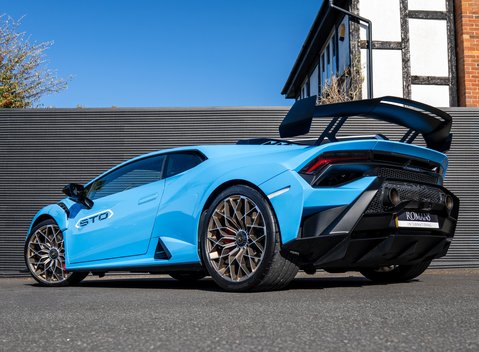 Lamborghini Huracan STO 4