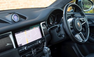 Porsche Macan Turbo 17