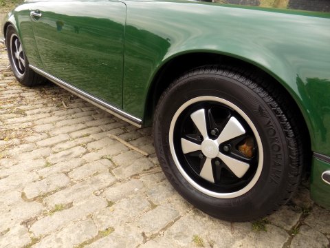 Porsche 911 T 2.2 LWB - LHD COUPE 15