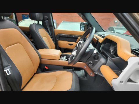 Land Rover Defender X-DYNAMIC HSE MHEV 15