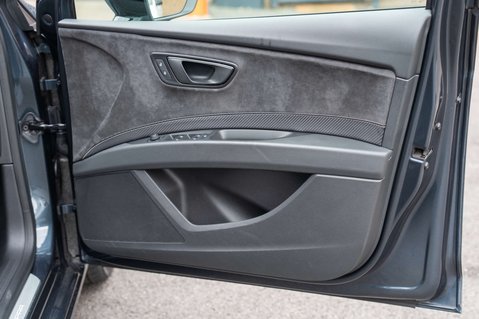 SEAT Leon 2.0 Leon Cupra Luxury 290 TSi Semi-Auto 5dr 45