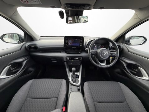 Toyota Yaris 1.5 Hybrid Icon 5dr CVT 16