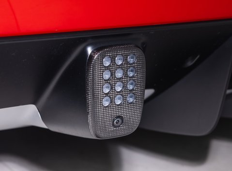 Ferrari 488 SPIDER 38