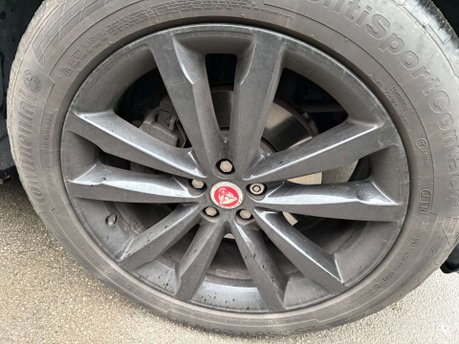 Jaguar F-Pace 2.0 F-Pace R-Sport AWD D 4WD 5dr 18