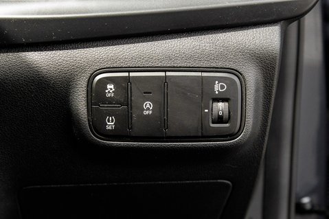 Hyundai BAYON T-GDI SE CONNECT DCT MHEV 16