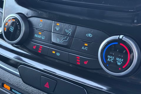 Ford Tourneo Custom 320 130 ps Titanium L2 9 Seater - Automatic 18