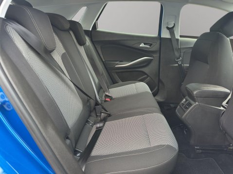 Vauxhall Grandland X 1.2 Turbo SE Premium Euro 6 (s/s) 5dr 59