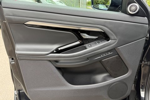 Land Rover Range Rover Evoque R-DYNAMIC HSE MHEV - 360 DEGREE CAMERAS -20 INCH ALLOYS - APPLE CARPLAY 23