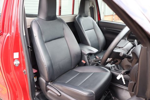 Toyota Hilux 2023 ACTIVE 4WD D-4D S/C only 3000 miles styled by seeker leather seats  13