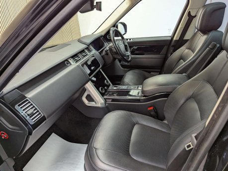 Land Rover Range Rover 3.0 Range Rover Vogue SDV6 Auto 4WD 5dr 30