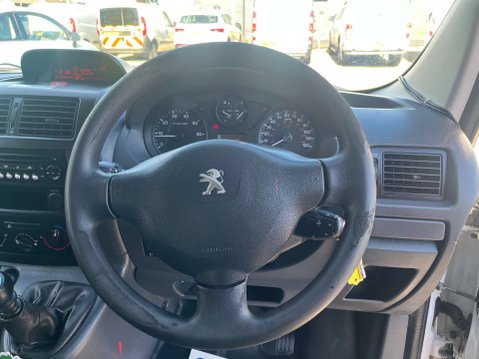 Peugeot Expert 2.0 Expert 1200 L2H1 HDi 19