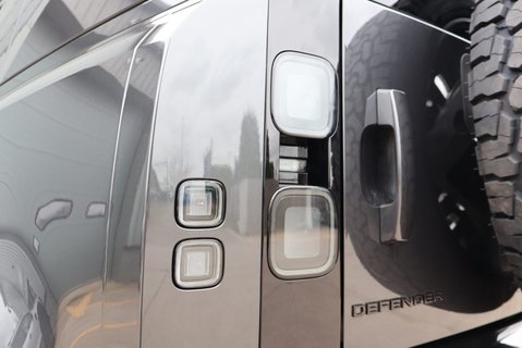 Land Rover Defender 110 D250 HARD TOP X-DYNAMIC  REAR SEAT CONVERSION SEEKER STYLED  22