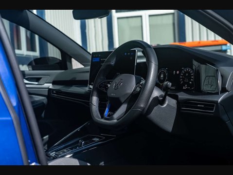 Volkswagen Golf 2.0 Golf R Black Edition TSi 4Motion Semi-Auto 4WD 5dr 11
