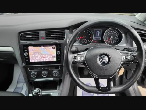 Volkswagen Golf SE NAVIGATION TSI BLUEMOTION TECHNOLOGY 25