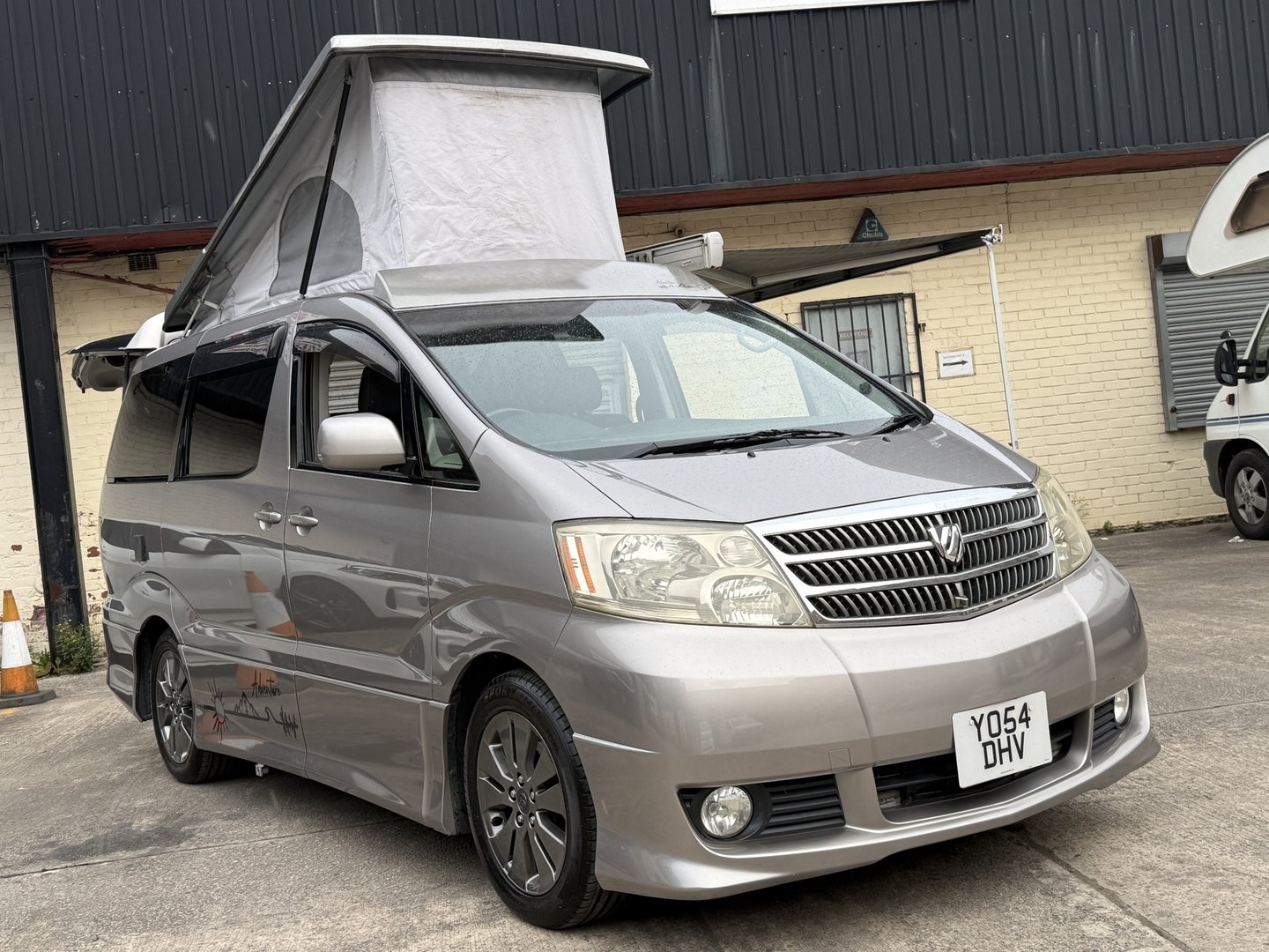 2005 Toyota Alphard JDM car for sale