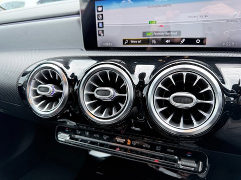 Mercedes-Benz CLA Class 2.0 CLA 220 AMG LINE PREMIUM 21