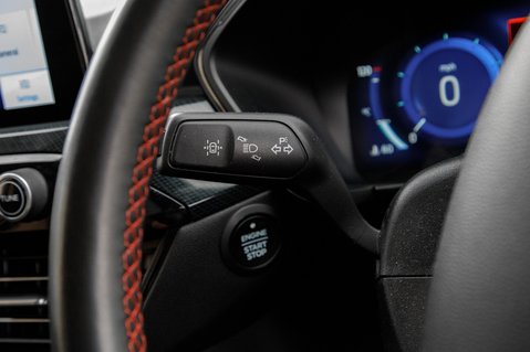 Ford Kuga ST-LINE X EDITION 18