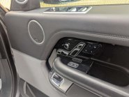 Land Rover Range Rover 3.0 Range Rover Vogue TDV6 Auto 4WD 5dr 33
