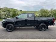 Toyota Hilux Active ECB 4WD D-4D Pickup 7