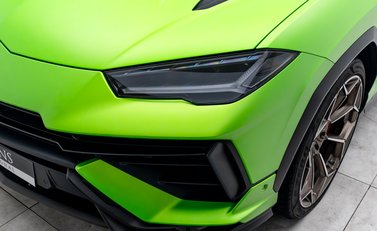 Lamborghini Urus PERFORMANTE 43