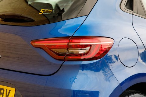 Renault Clio ICONIC TCE 9