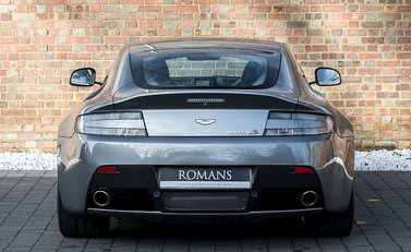 Aston Martin V12 Vantage S 5