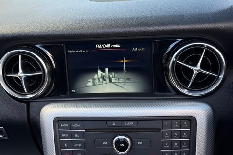 Mercedes-Benz SLC SLC 200 AMG LINE - AIRSCARF -9 MERCEDES SERVICES -HEATED SEATS -PAN ROOF 42