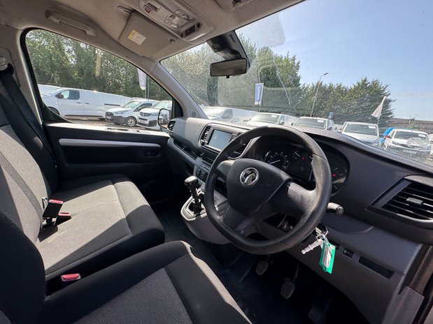 Vauxhall Vivaro Crew Cab LWB L2H1 Low Roof Sportive 2900 Air Con Sensors EURO 6 NO VAT 17