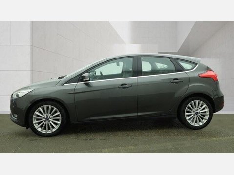 Ford Focus 1.0T EcoBoost Titanium X Euro 6 (s/s) 5dr 3