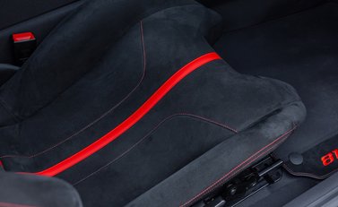Ferrari 812 Competizione 14