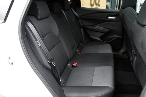 Nissan Qashqai DIG-T N-CONNECTA DCT MHEV 36