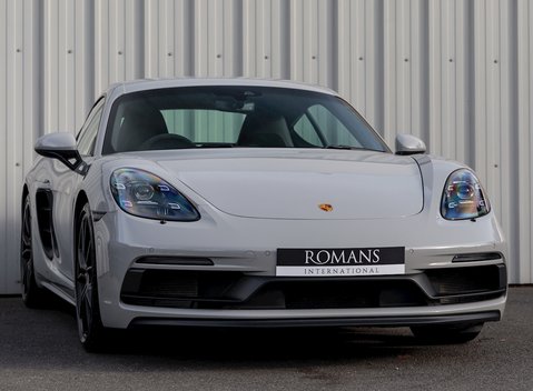 Porsche 718 Cayman GTS 1