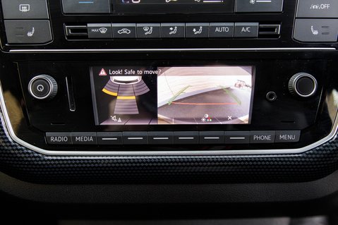 Volkswagen Up BASE 26