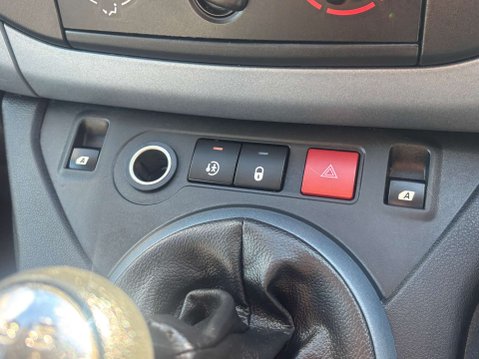 Peugeot Partner Tepee 1.6 HDi Tepee S MPV 5dr Diesel Manual (135 g/km, 92 bhp) 25