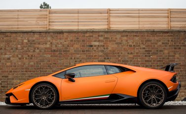 Lamborghini Huracan Performante 2