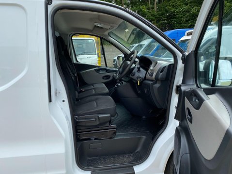 Renault Trafic 1.6 dCi 27 Business+ Panel Van 5dr Diesel Manual SWB Standard Roof Euro 6 ( 18