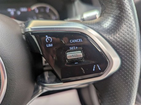 Jaguar XE 2.0 XE R-Dynamic S D Auto 4dr 73