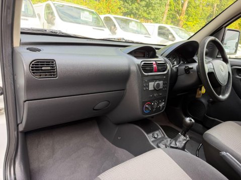 Vauxhall Combo 1.3 CDTi 2000 16v Panel Van 3dr Diesel Manual (134 g/km, 69 bhp) 24
