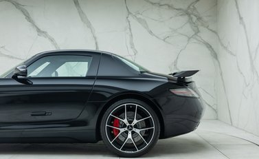 Mercedes-Benz SLS AMG GT FINAL EDITION 36
