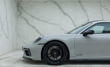 Porsche 911 Carrera 4 GTS (992) 38