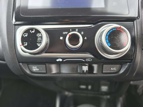 Honda Jazz 1.3 i-VTEC SE Hatchback 5dr Petrol CVT Euro 6 (s/s) (102 ps) 26