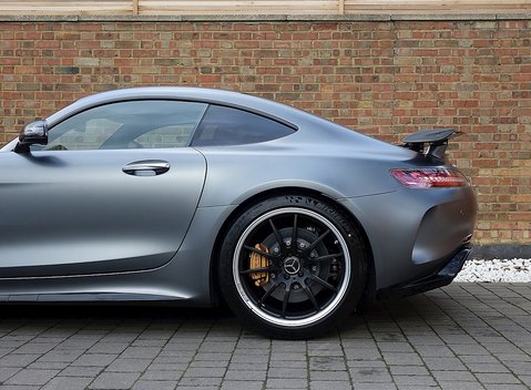 Mercedes-Benz Amg GT GT R 19