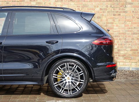 Porsche Cayenne Turbo S 26
