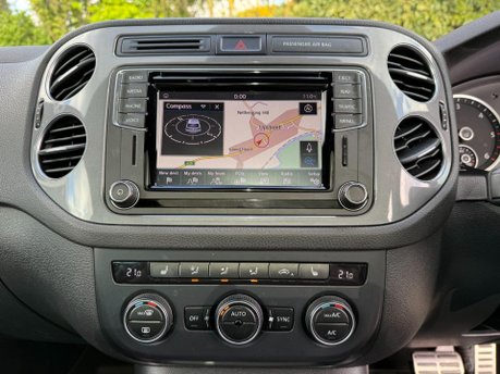 Volkswagen Tiguan 2.0 TDI BlueMotion Tech R-Line Edition DSG 4WD Euro 6 (s/s) 5dr 22