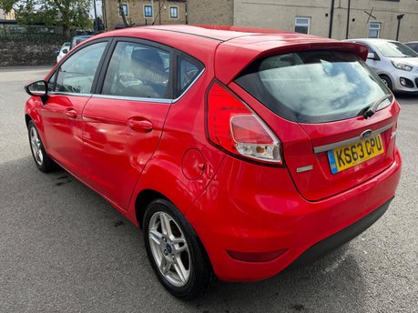 Ford Fiesta ZETEC 9